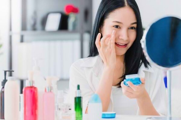 Cara Menggunakan Krim Pemutih Kulit dengan Aman