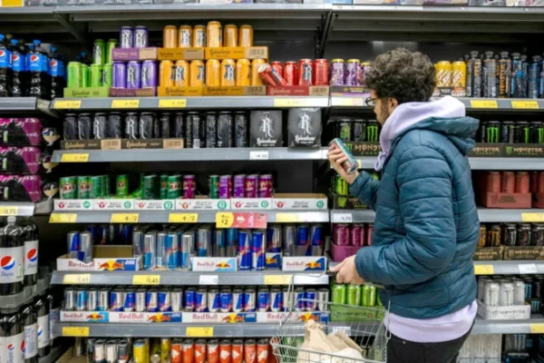 Energy drinks to be banned for under-16s in England